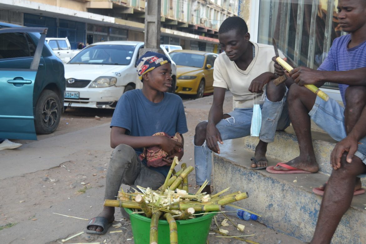 Crianças continuam a ver sua infância roubada