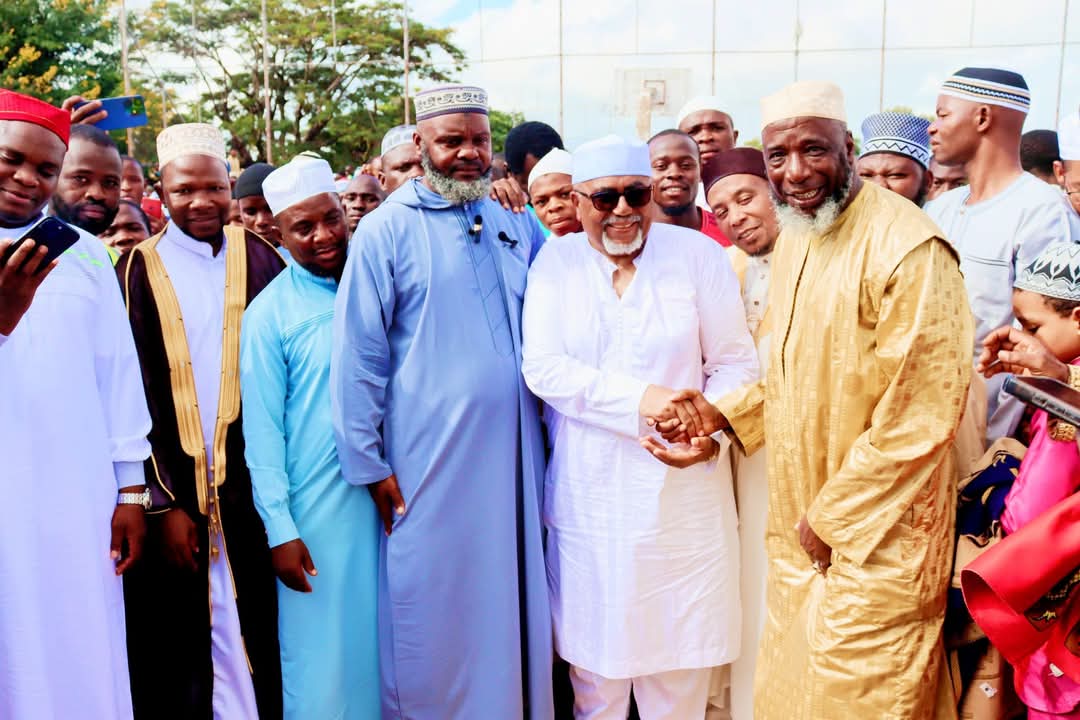 Ambiente festivo na celebração do Eid ul-Fitr