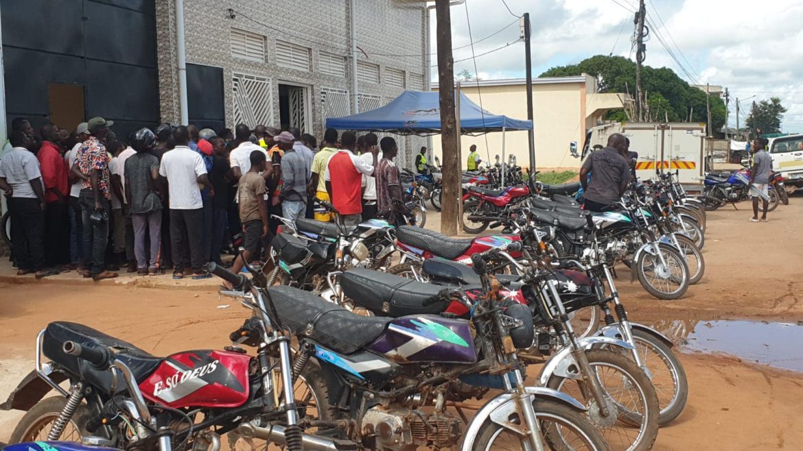 Município de Nampula em diálogo com mota-taxistas sobre novas taxas