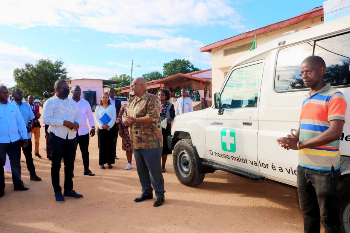 Distrito de Mogovolas recebe nova ambulância