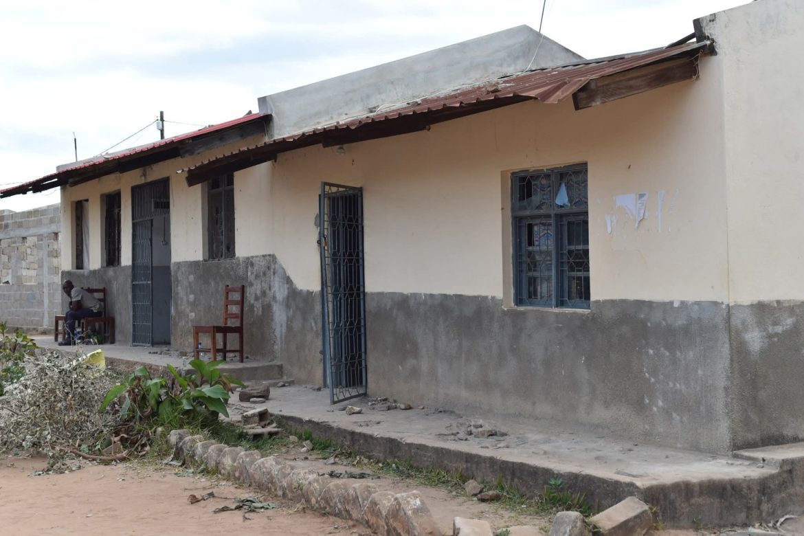 Escola Secundária de Cossore vai devolver contribuições após protestos de alunos