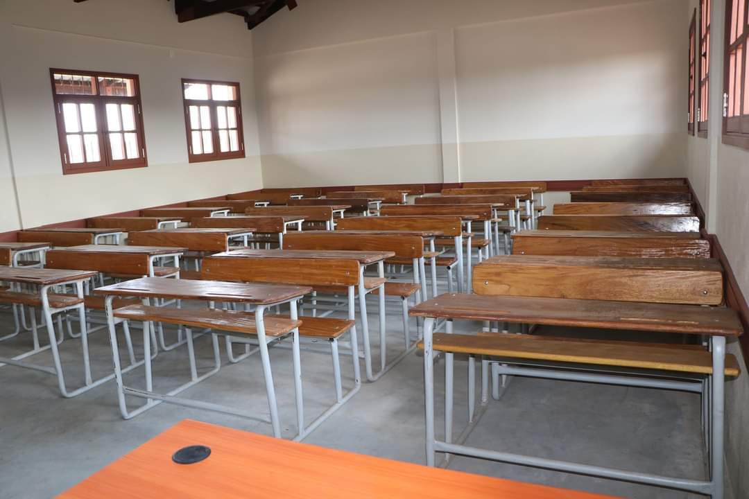 Nampula recebe mais de três mil carteiras escolares