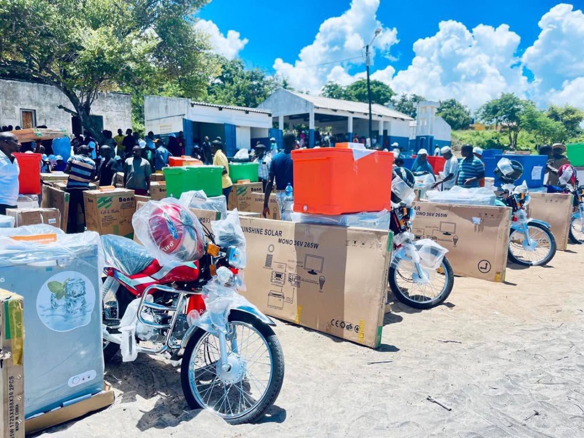 Mulheres recebem kits de pesca em Memba