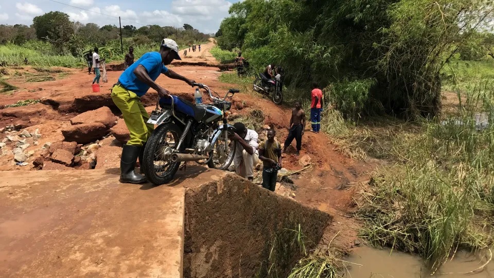 Entre Nampula e Lalaua: Uma viagem que pode levar até 24 horas
