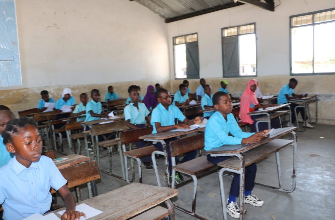 Alunos da 4.ª classe em Mecuburi sem livros há dois anos