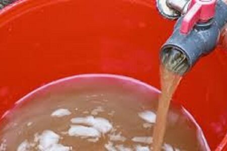 Moradores de Muatala denunciam água turva e imprópria para consumo