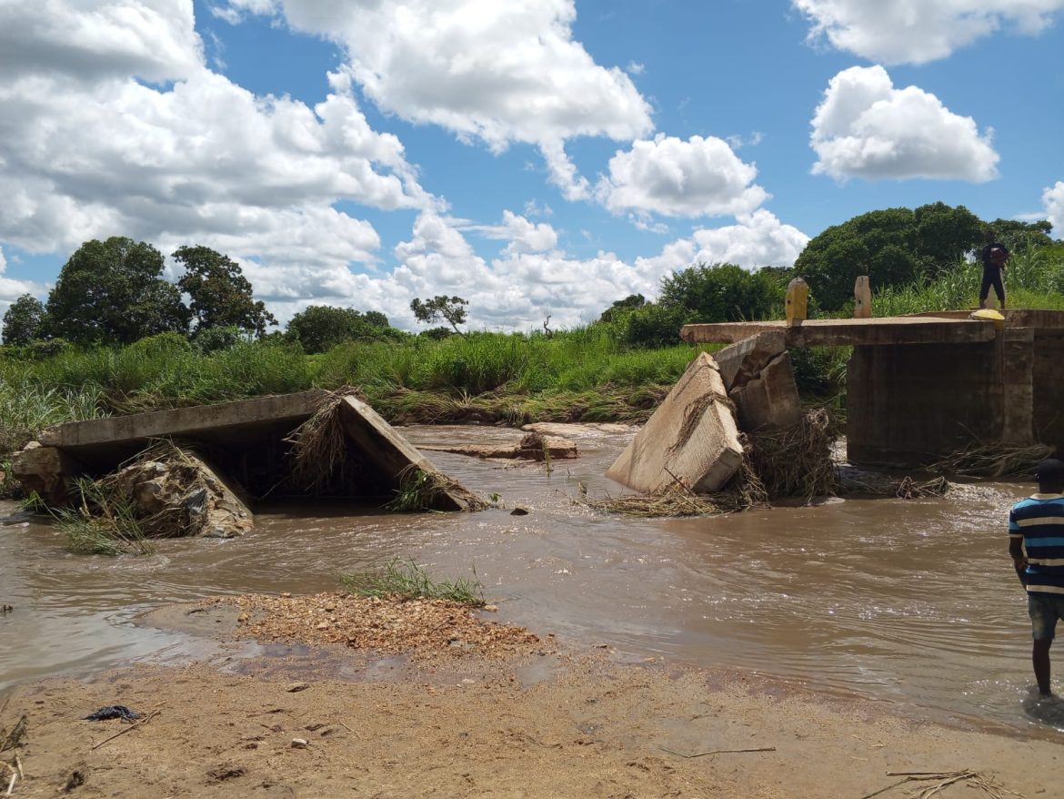 Chuvas provocam cortes em estradas em Monapo