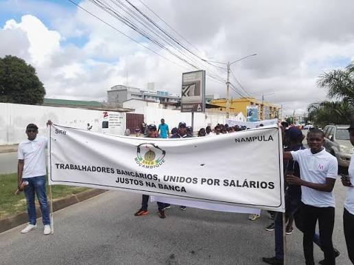 No sector bancário: Sindicalistas queixam-se da terceirização e perda de membros