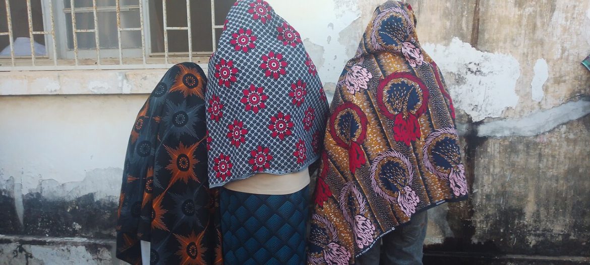 Funcionários penitenciários detidos por alegado roubo de alimentos