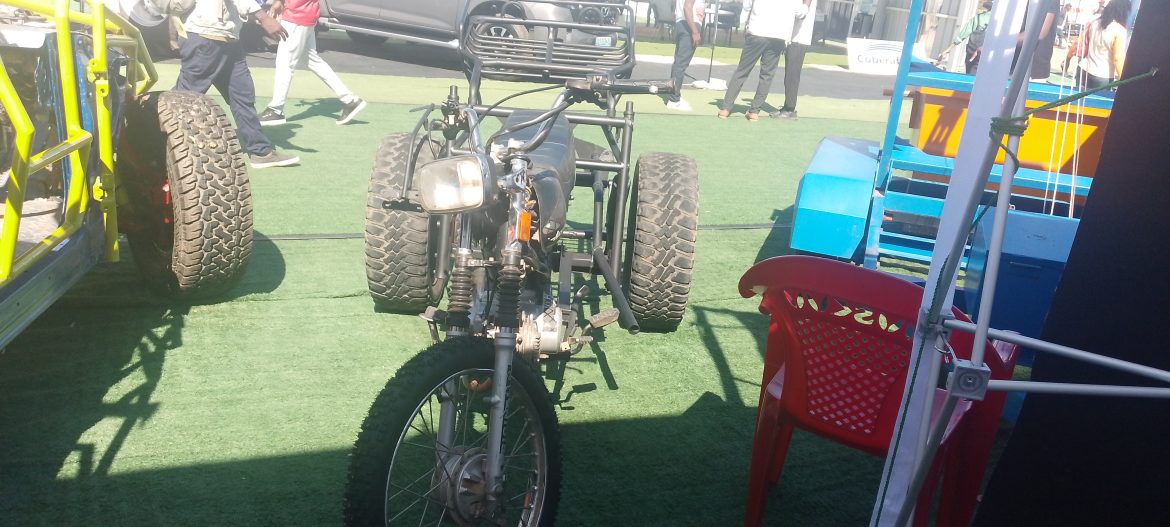 Engenheiro transforma motorizada em moto-cultivadora