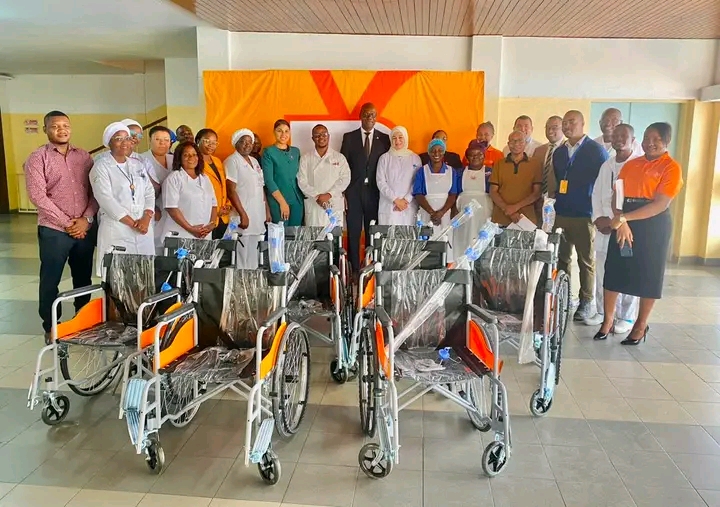 HCN reforça assistência aos doentes com novas cadeiras de rodas