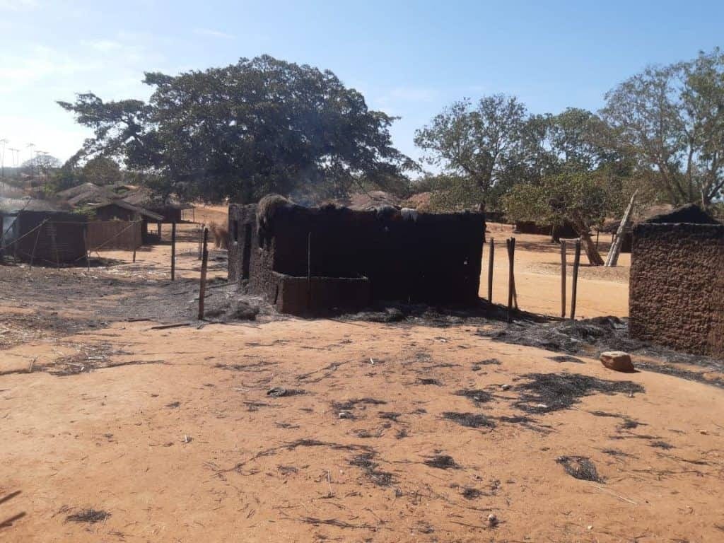 Incêndio deixa dois idosos e cinco crianças sem abrigo em Marrere