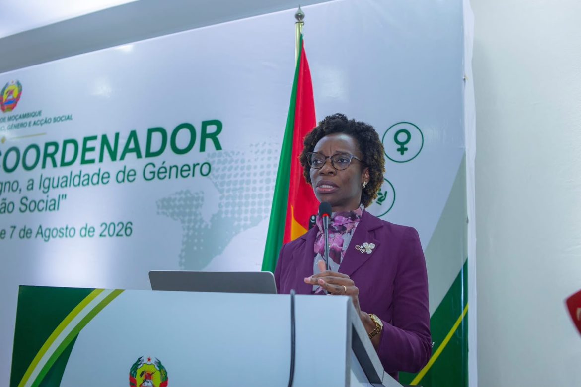 Ministra desafia INSS a aprimorar inscrição digital